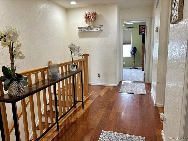 Building Photo - 5776 Biscay St