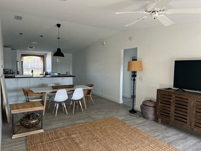 Building Photo - 3800 Miramontes Cir