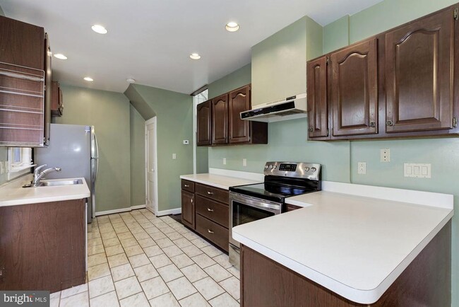 Building Photo - 2310 Cool Spring Rd