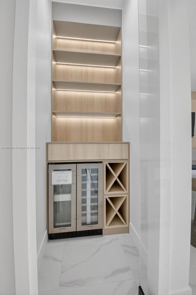 Building Photo - 8356 Royal County Down Rd