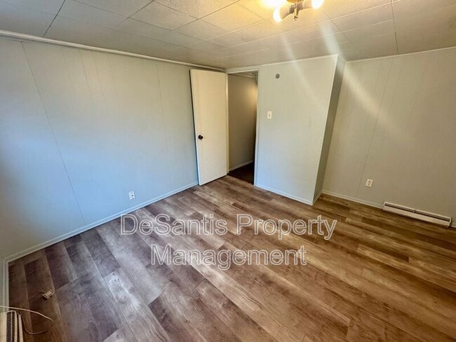 Building Photo - 474 Stang Ave