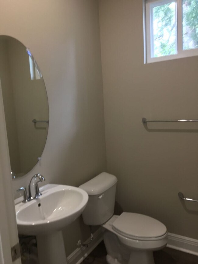 Building Photo - Modern Luxury Townhome in Prime Downtown Orlando Location