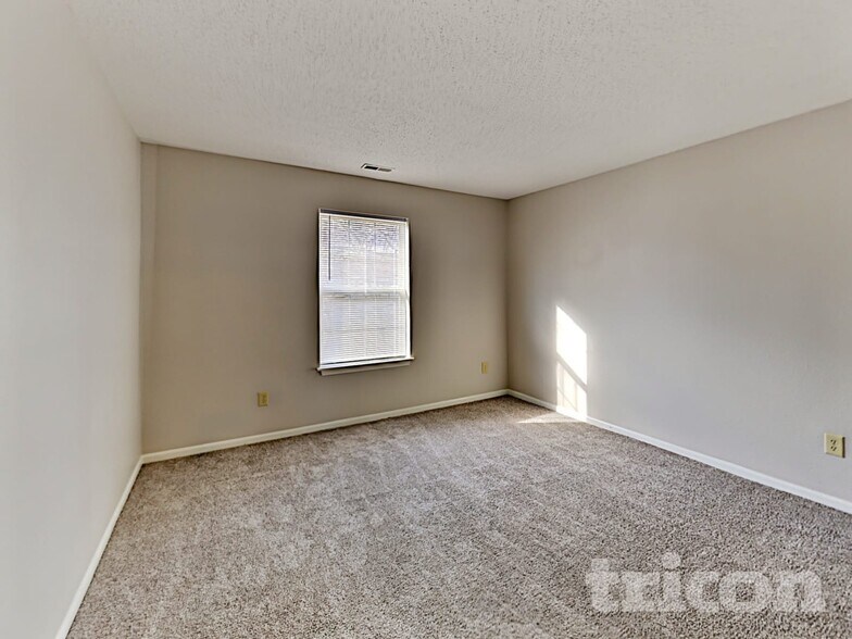 Building Photo - 5970 Draycott Dr