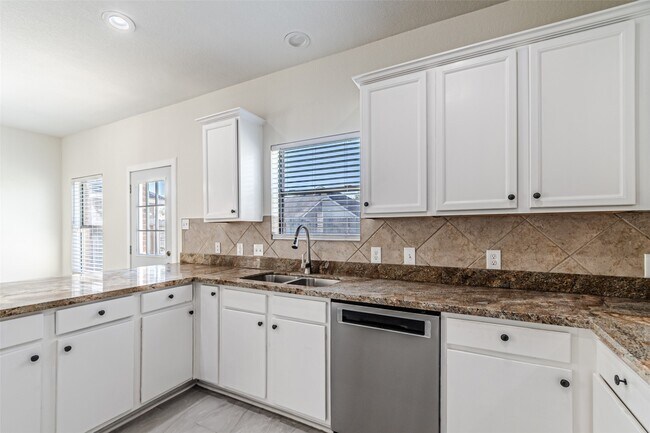 Building Photo - 18111 Hillock Glen Ln