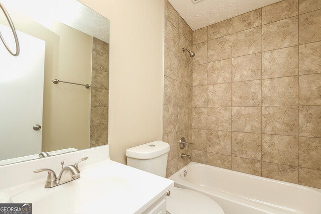 Building Photo - 4315 Housworth Dr