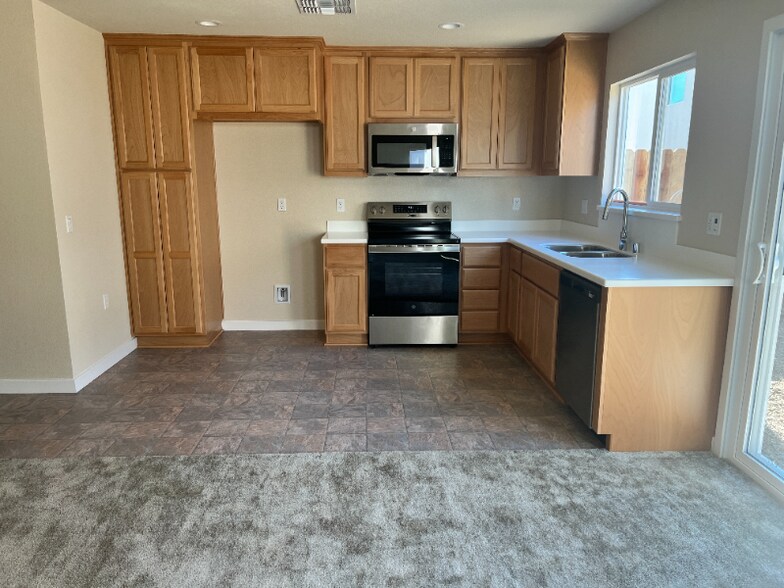 Building Photo - 431 Tandoori Wy