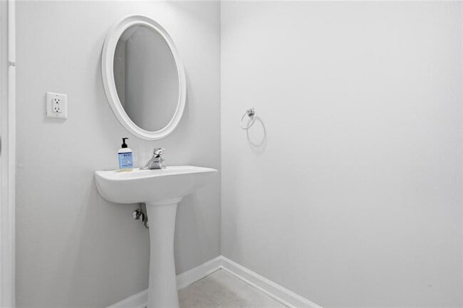 Building Photo - 1849 Spring Ave NW