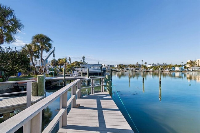 Building Photo - 14919 N Bayshore Dr