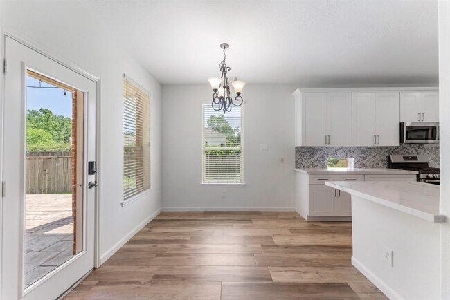 Building Photo - 2 Granite Path Pl