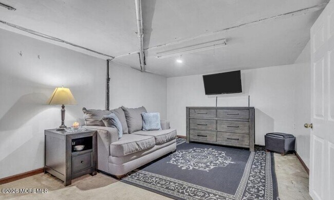 Building Photo - 402 Ryders Ln