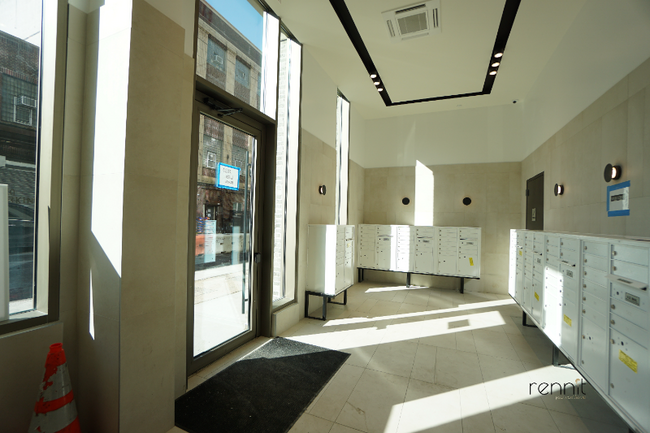 Building Photo - 33 Little Nassau St
