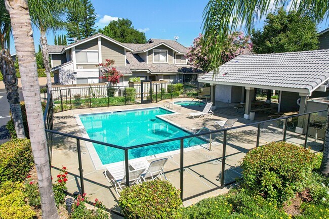 Building Photo - 1101 Golden Springs Dr
