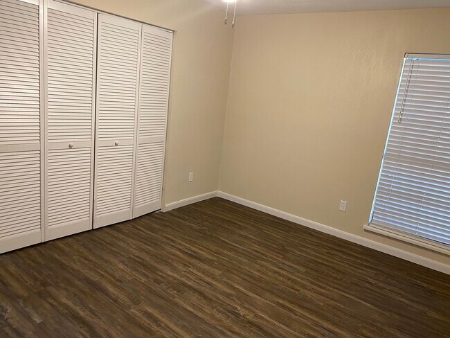 Building Photo - 5702 Golden Grove Ln