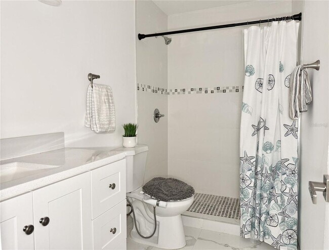 Building Photo - 5118 Tennis Ct Cir