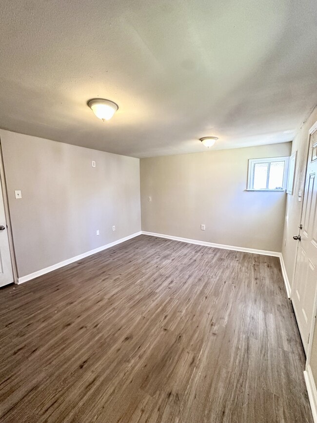 Building Photo - 3835 Sherwood St