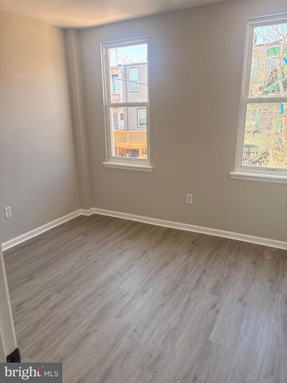 Building Photo - 424 N Rose St