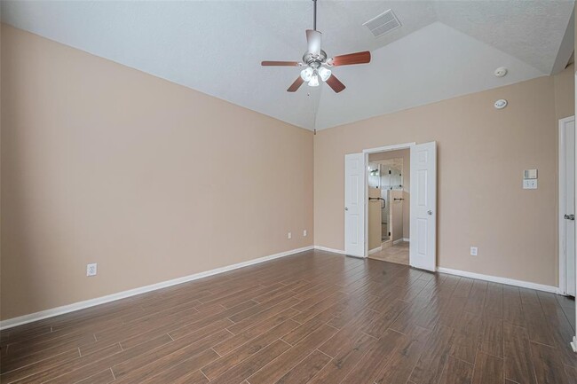 Building Photo - 3911 Fall Branch Dr