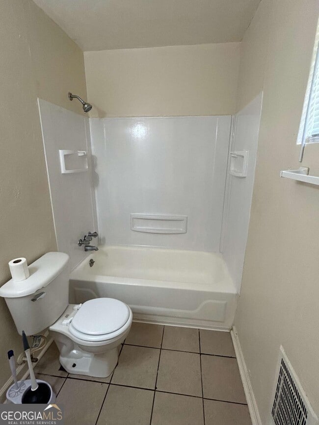 Building Photo - 130 Candler Ct