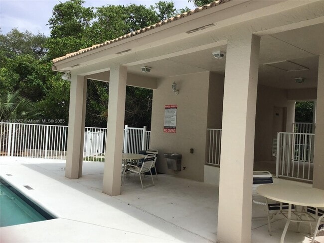 Building Photo - 175 Jones Creek Dr