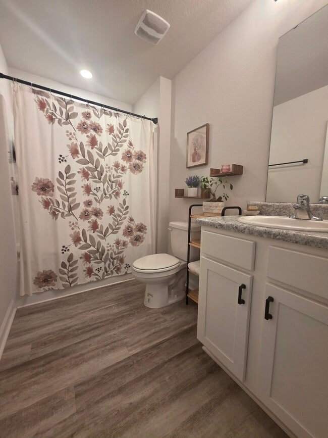 Building Photo - 4375 White Cedar Ct
