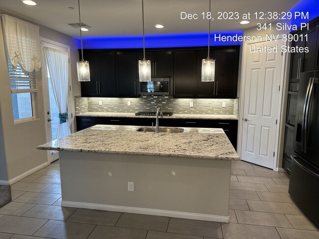 Building Photo - Like New Single Story Home in Cadence/Hend...