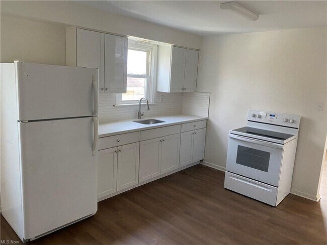 Building Photo - 326 Orr St