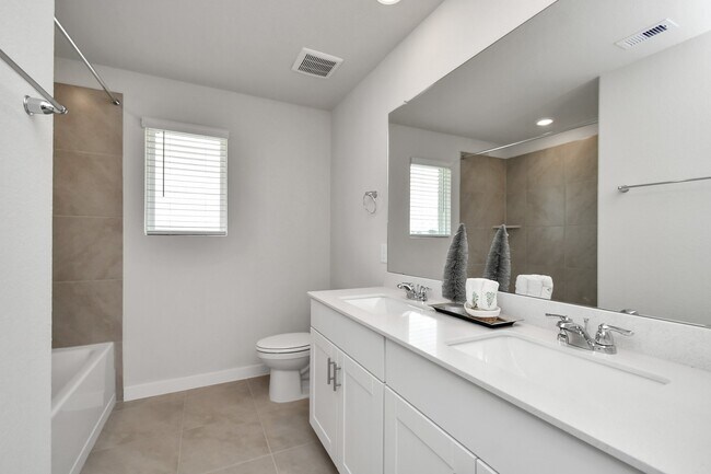 Building Photo - 16513 Breezy Knl Ct