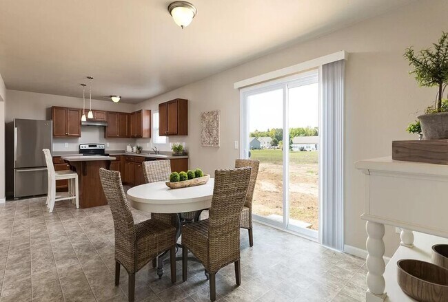 Building Photo - Newer 2000 sq ft 4 bedroom home for Lease