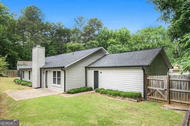 Building Photo - 140 Crabtree Dr