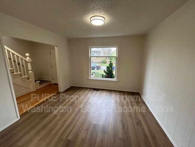 Building Photo - 3832 S Cushman Ave