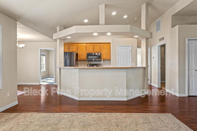 Building Photo - 4017 E Winterberry Dr