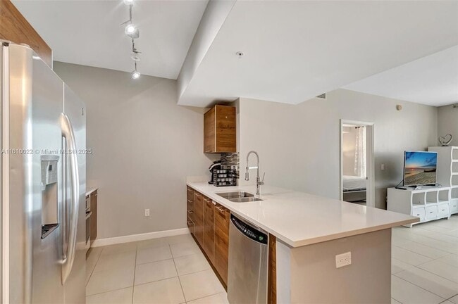 Building Photo - 480 Hibiscus St