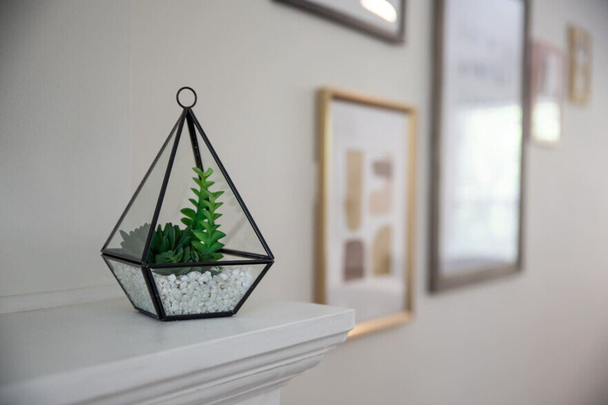 Building Photo - 237 N Center St