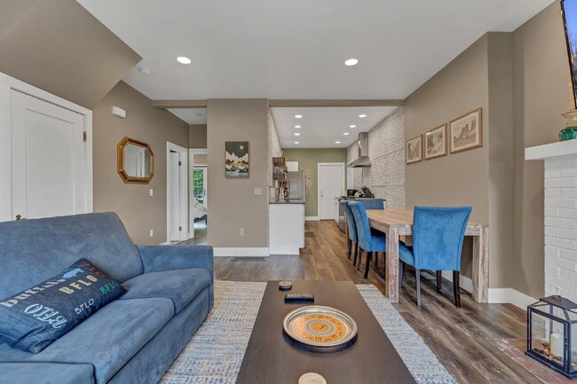 Building Photo - Furnished 1-Bedroom Lower Apartment on Main St