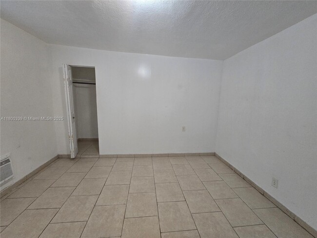 Building Photo - 1376 NW 103rd St