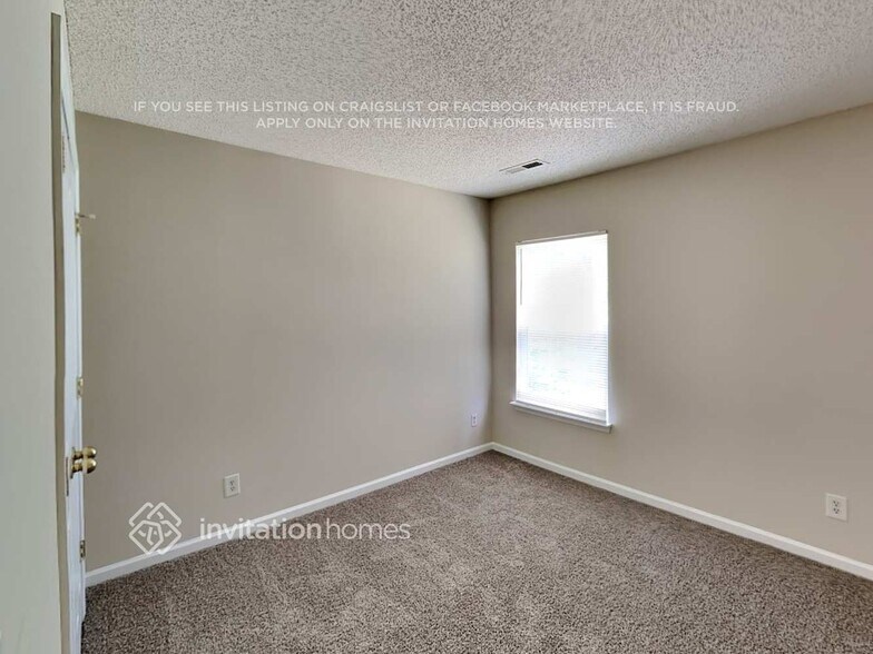 Building Photo - 1402 Bray Dr