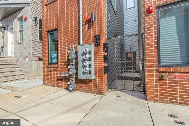 Building Photo - 2007 E Susquehanna Ave