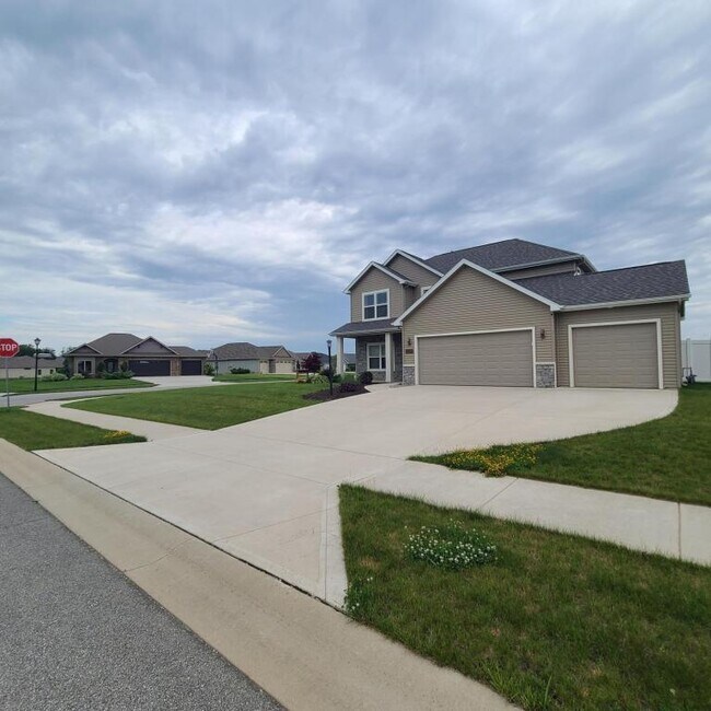 Building Photo - 13656 Four Elms Trail