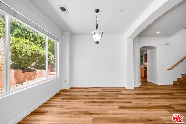 Building Photo - 10645 Chiquita St