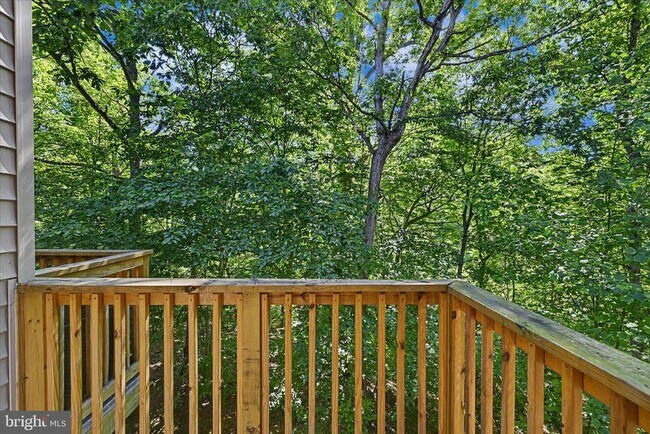 Building Photo - 678 Newbridge Ct