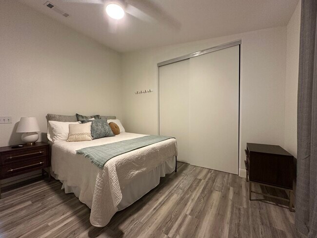 Building Photo - 54445 Avenida Alvarado