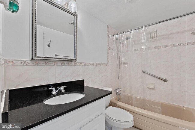 Building Photo - 4420 Briarwood Ct N