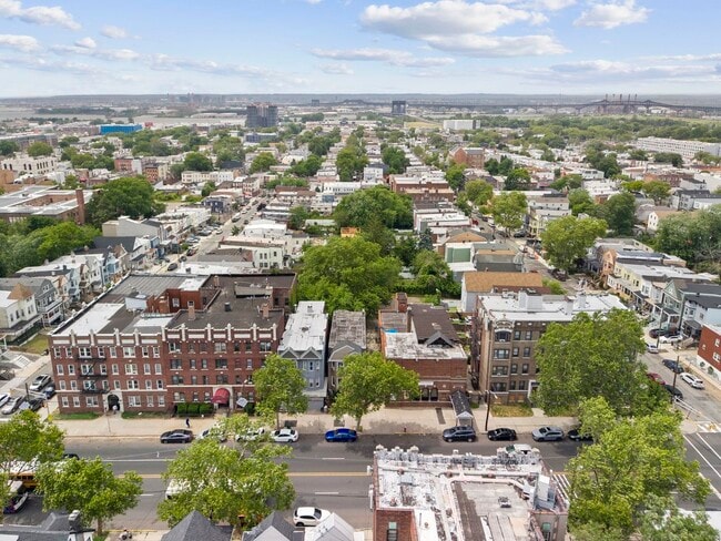 Building Photo - 2275 John F. Kennedy Blvd