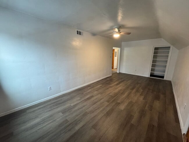 Building Photo - 212 N Highland Ave