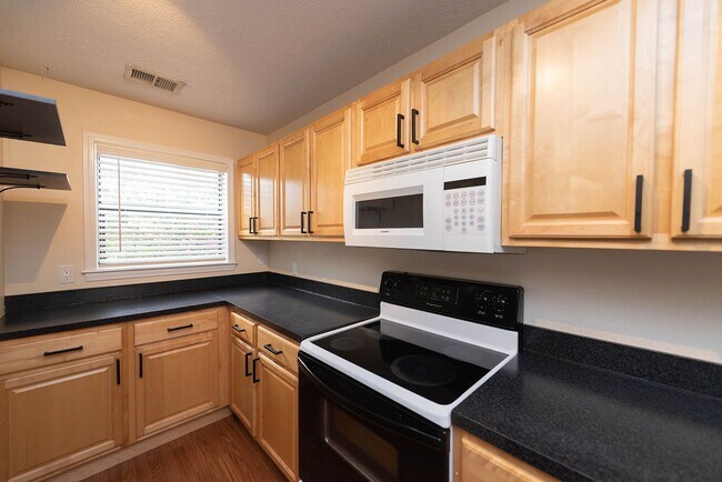 Building Photo - Townhome in Titusville