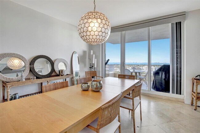 Building Photo - 781 Crandon Blvd