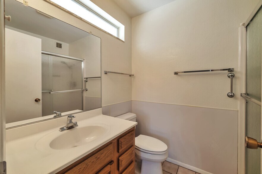 Building Photo - 11040 W Salem Dr