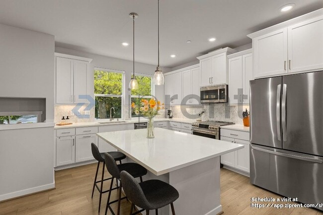 Building Photo - 12124 NE 194th Ct