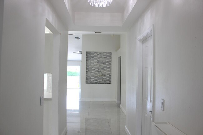 Building Photo - 1590 Orion Ln