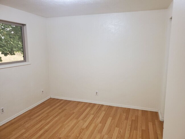 Building Photo - 2112-2
